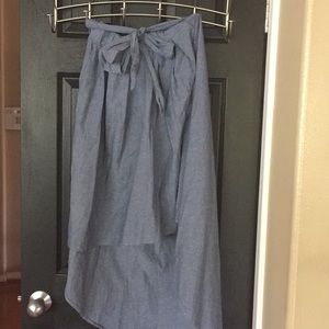 Denim skirt with bow